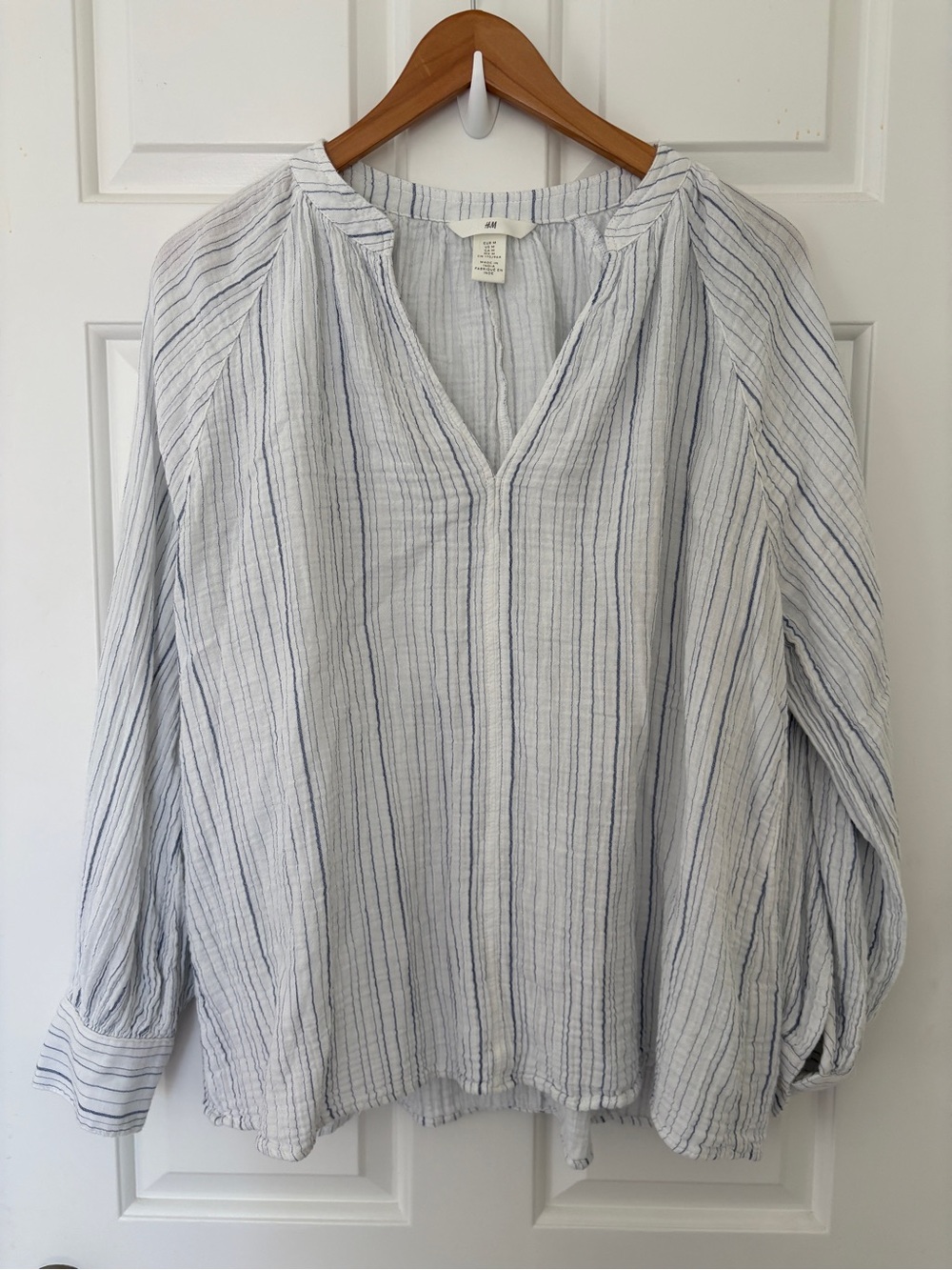 H&M White and Light Blue Striped V-Neck Peasant Tunic 100% Cotton
